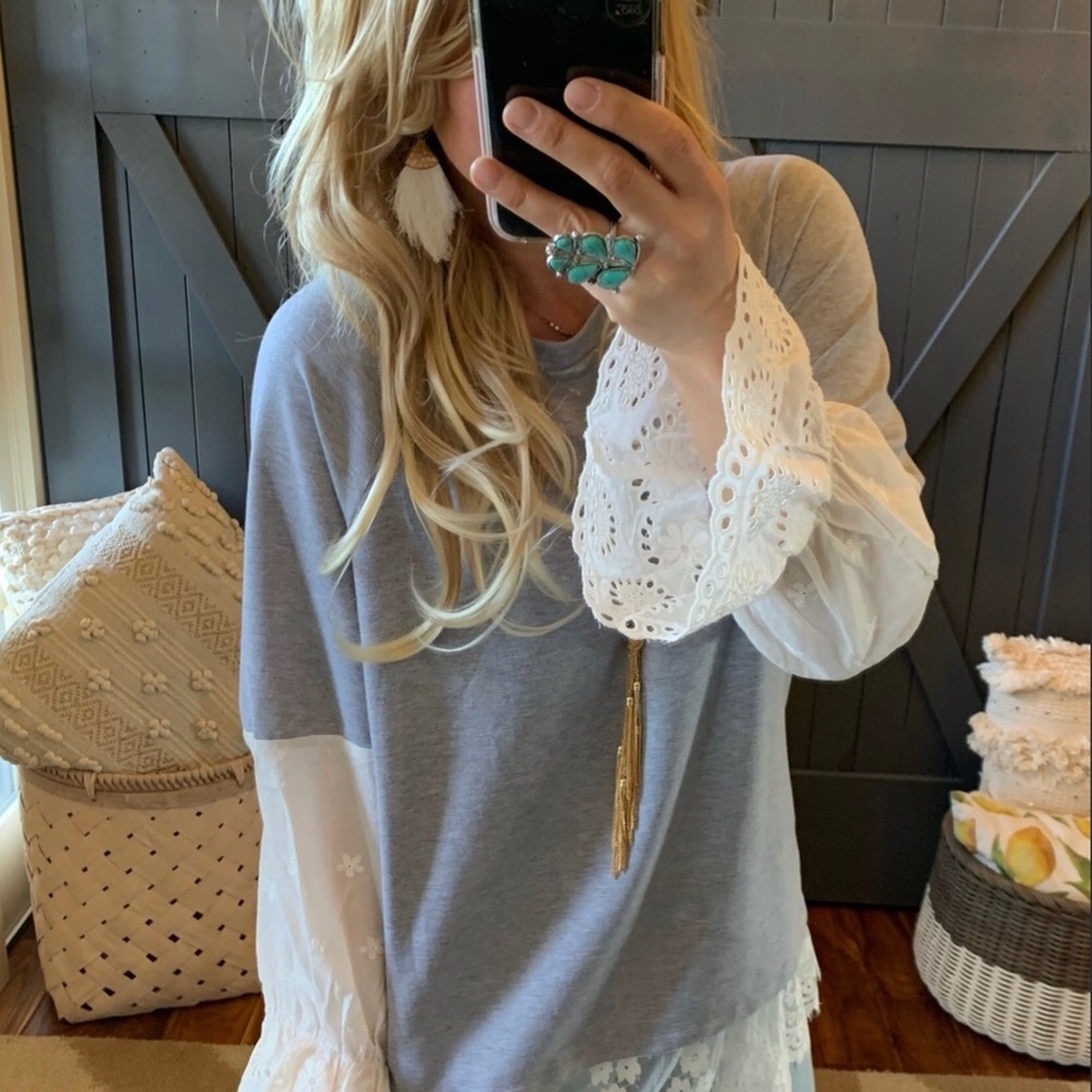 🦋GRAY LIGHTWEIGHT BOHO SWEATSHIRT W/LACE SLEEVES